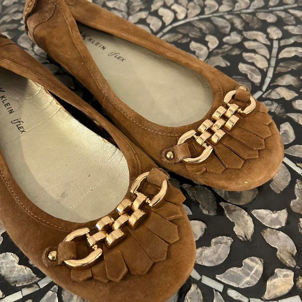 Brown suede ballet flats with gold chain &‎ fringe detail